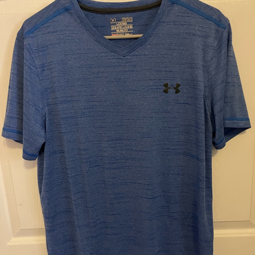 Under Armour Dry fit v neck size medium